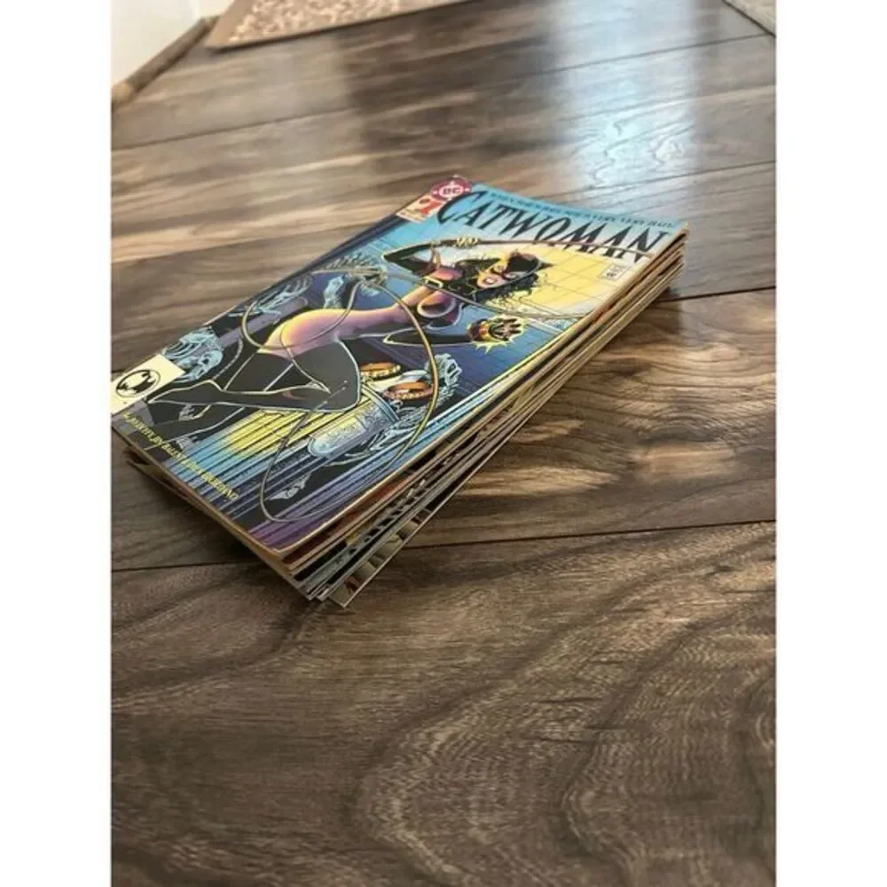 Miscellaneous Lot Of 24‎ Vintage Catwoman DC Comics Most are 90s Paperback